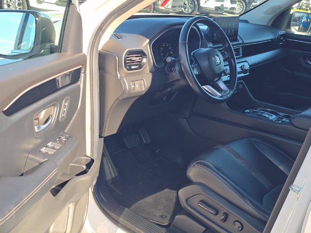 Used 2025 Honda Pilot EX-L image 8