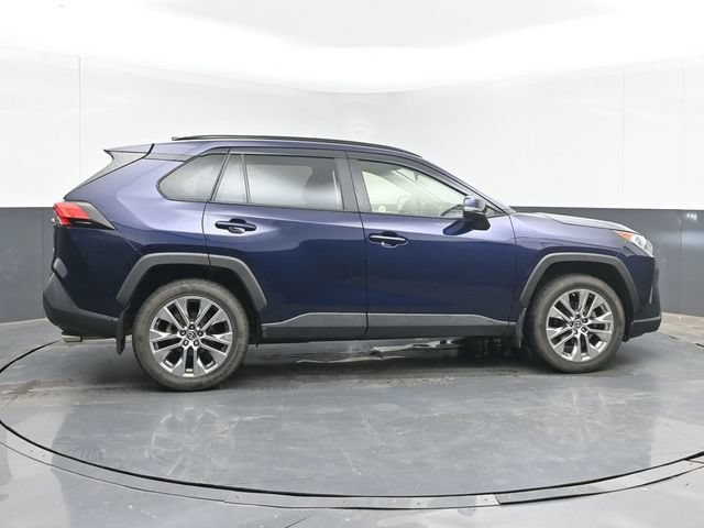 Used 2019 Toyota RAV4 XLE Premium FWD image 15
