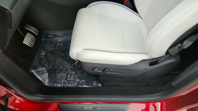 Used 2026 Tesla Model Y Performance AWD/4WD image 33