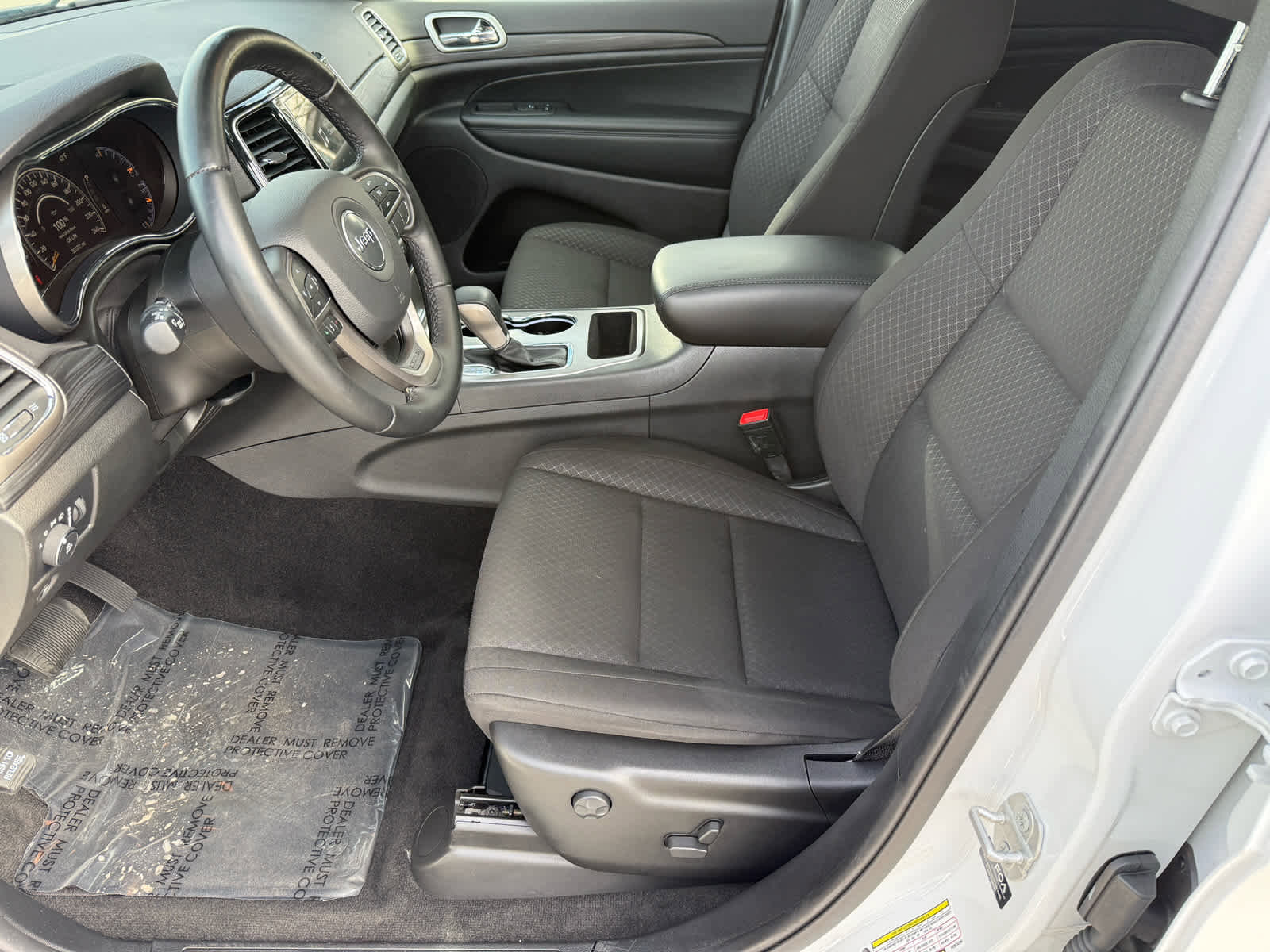 Used 2021 Jeep Grand Cherokee Laredo image 10