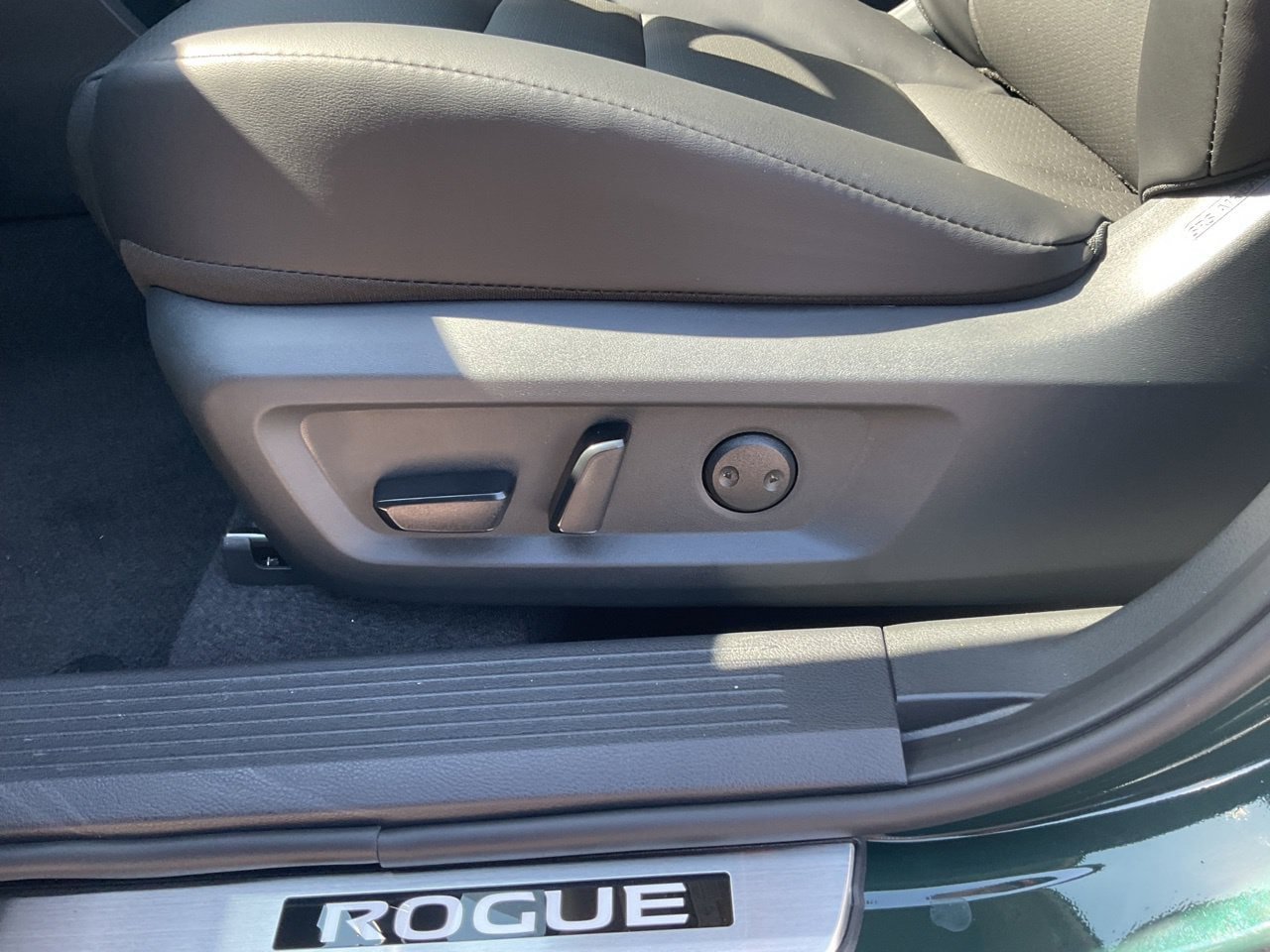 New 2027 Nissan Rogue Dark Armor AWD/4WD image 12