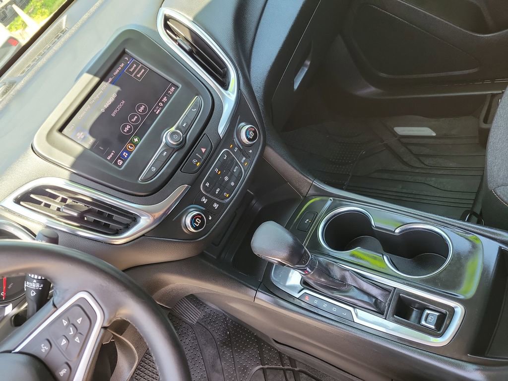 Used 2022 Chevrolet Equinox LT image 36