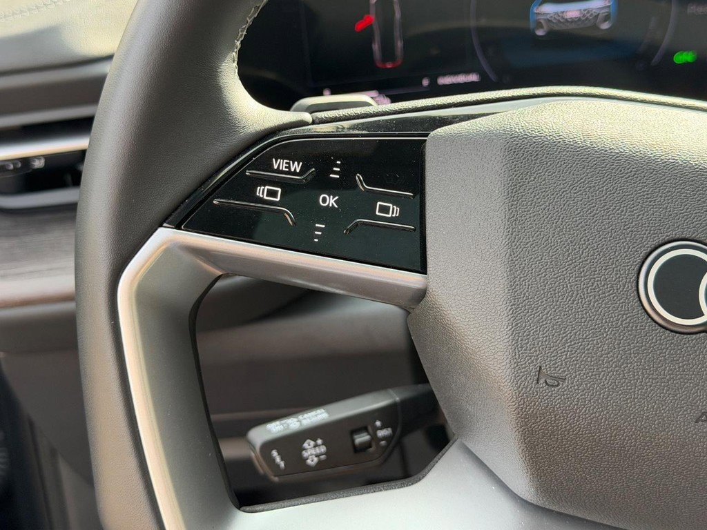 Used 2025 Audi Q5 Premium w/ Convenience Package image 17