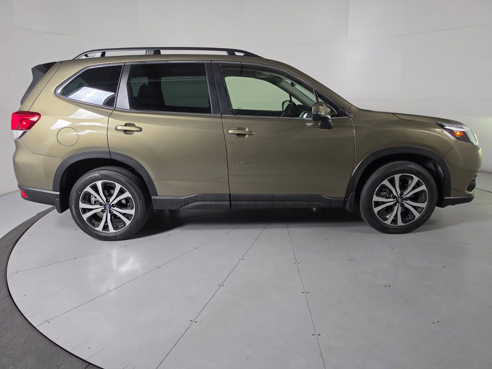 Certified 2024 Subaru Forester Limited AWD/4WD image 6