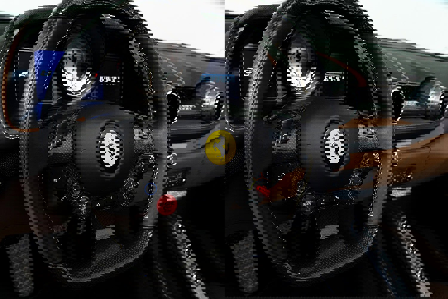 Used 2023 Ferrari 812 GTS image 41