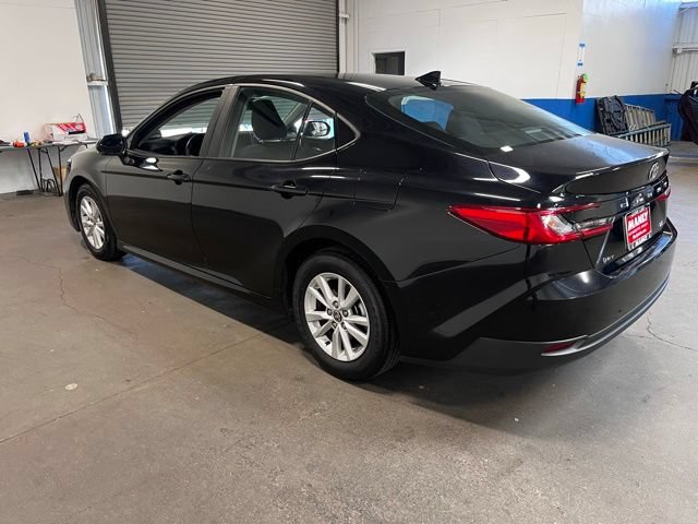Used 2025 Toyota Camry LE FWD image 5
