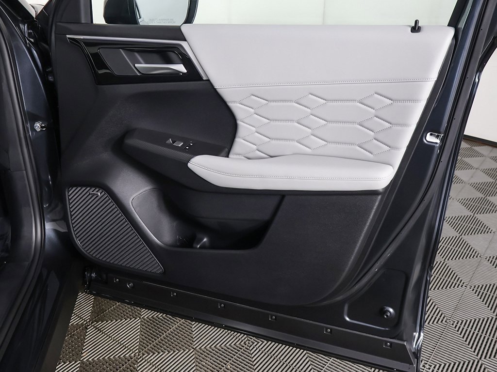 New 2025 Mitsubishi Outlander SEL image 30