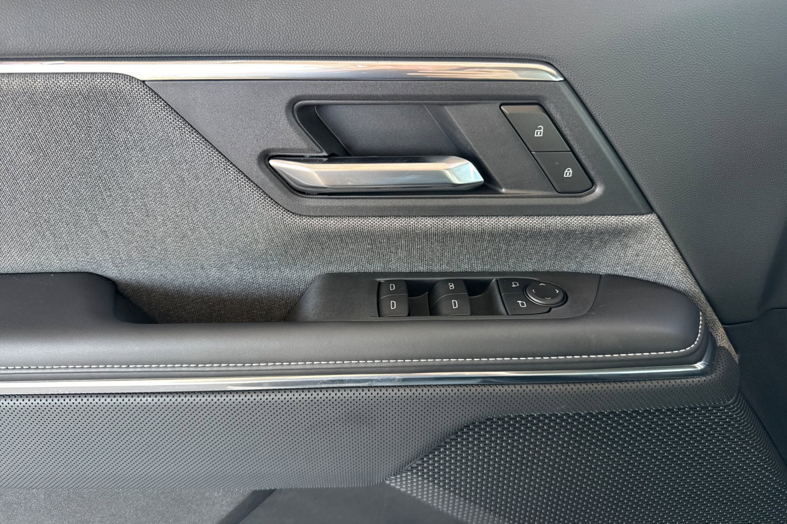 New 2026 GMC Sierra EV Elevation image 12