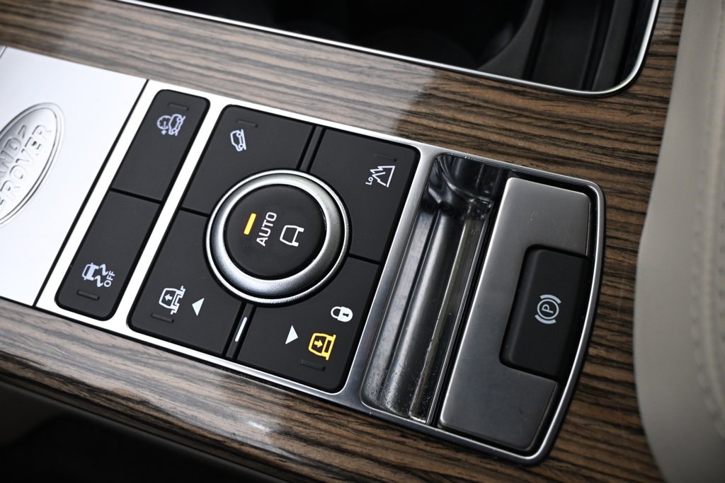 Used 2019 Land Rover Range Rover Supercharged image 32