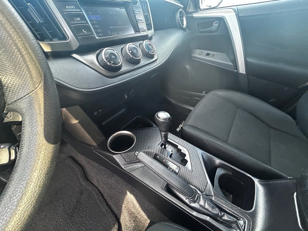 Used 2015 Toyota RAV4 LE image 12
