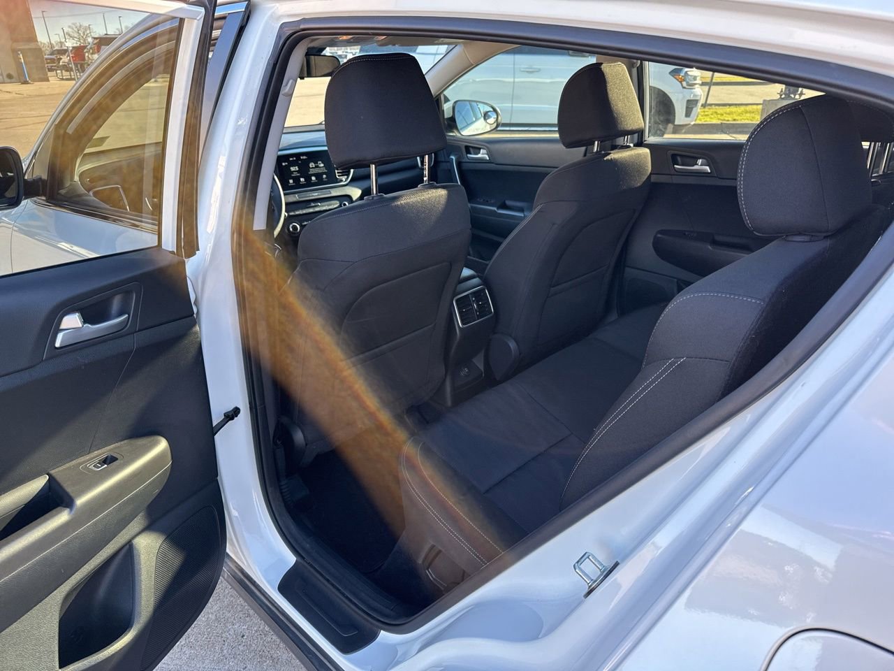 Used 2022 Kia Sportage LX image 6