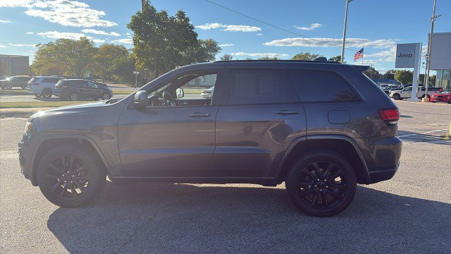 Used 2019 Jeep Grand Cherokee Altitude image 6
