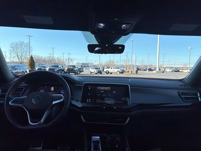 Used 2024 Volkswagen Atlas Cross Sport SEL R-Line image 14