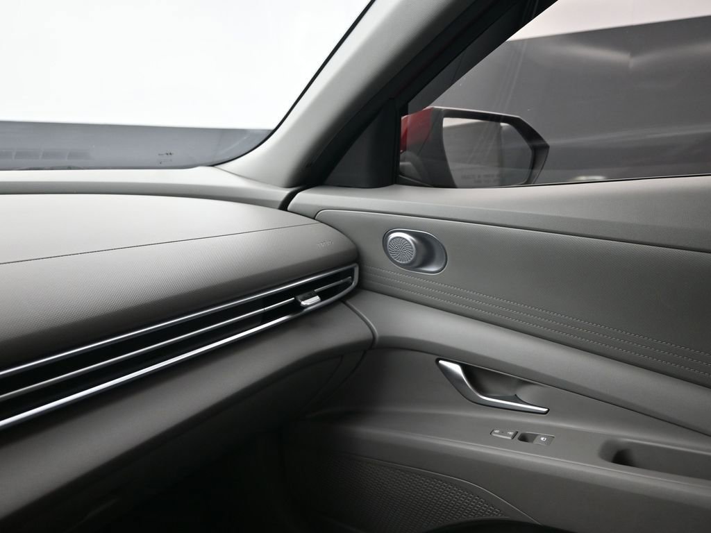 Used 2023 Hyundai Elantra SEL w/ Cargo Package image 17