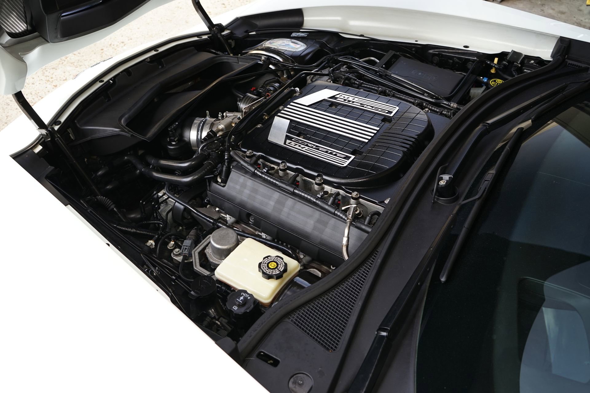 Used 2015 Chevrolet Corvette Z06 w/ 3LZ Preferred Equipment Group RWD image 29