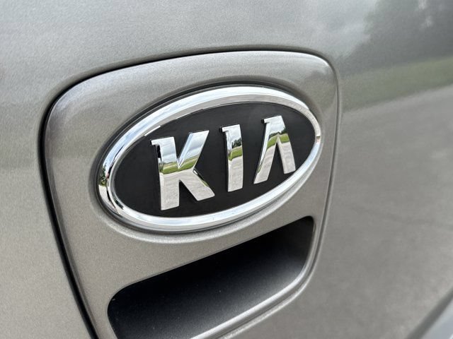 Used 2012 Kia Soul + FWD image 11