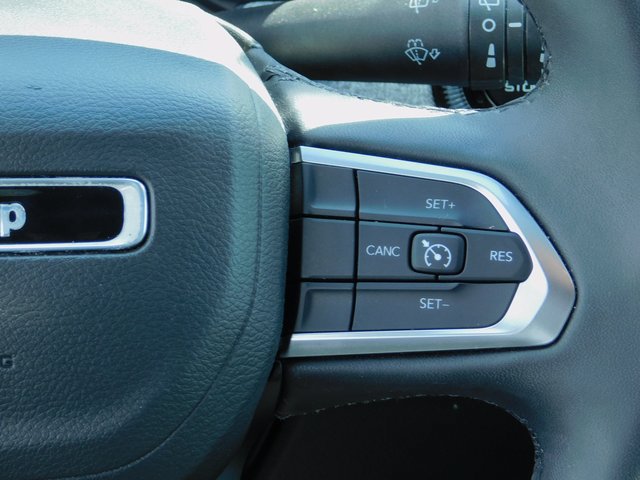 Used 2024 Jeep Compass Latitude AWD/4WD image 16