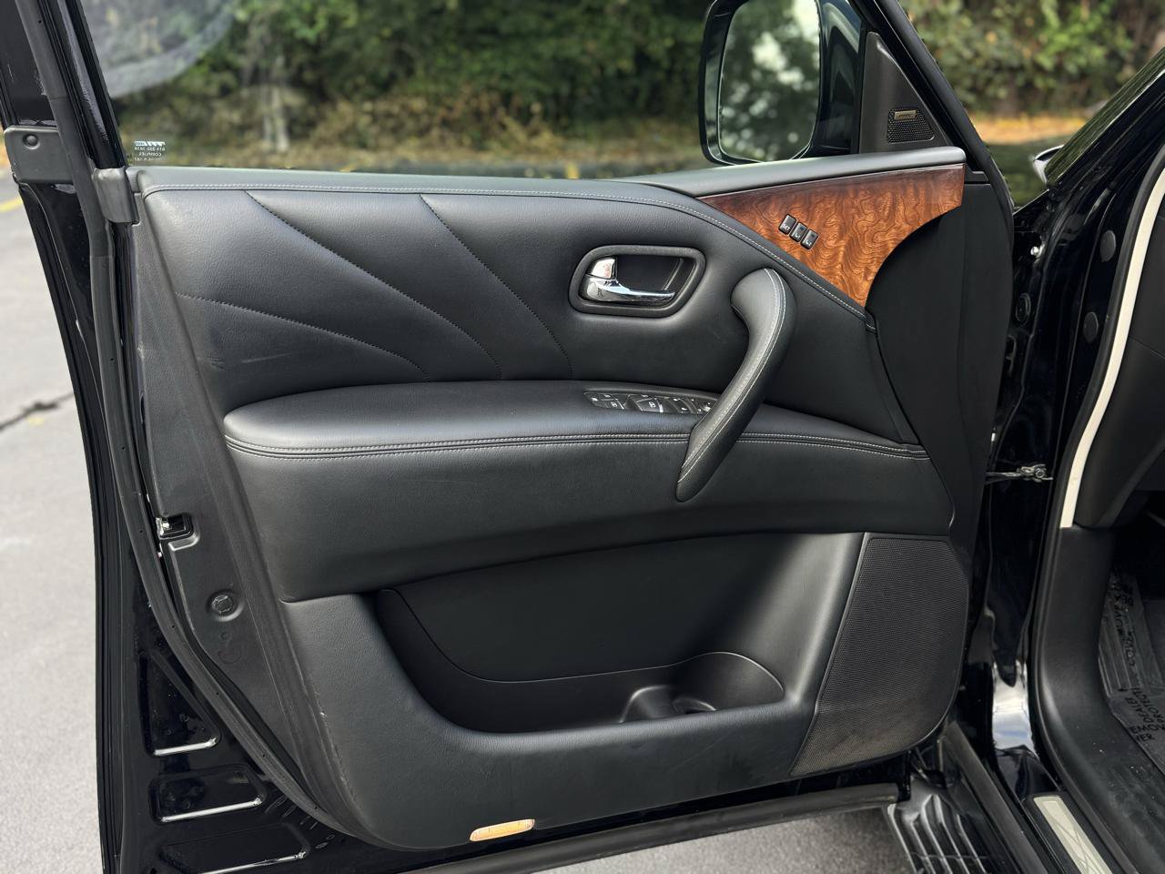 Used 2016 INFINITI QX80 4WD image 9