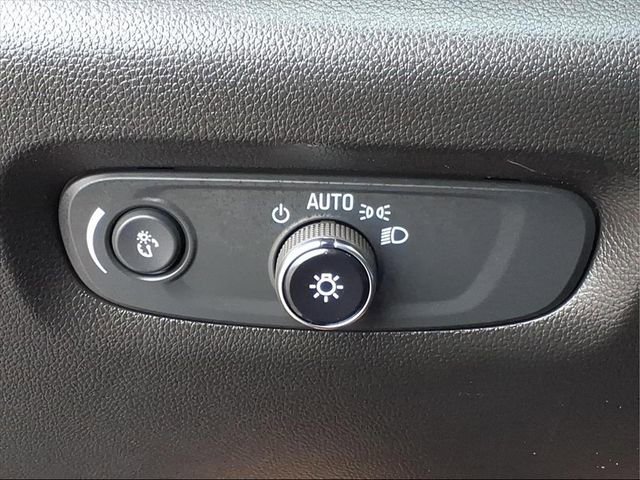 Used 2023 Chevrolet Traverse LT image 17