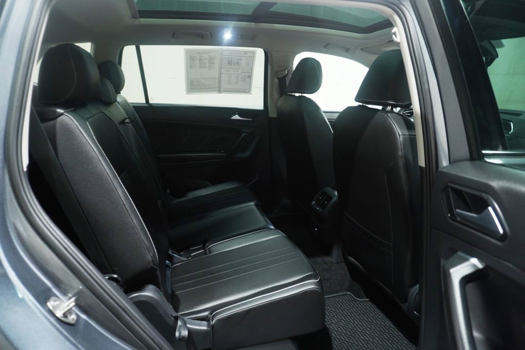 Certified 2023 Volkswagen Tiguan SE w/ Panoramic Sunroof Package image 14
