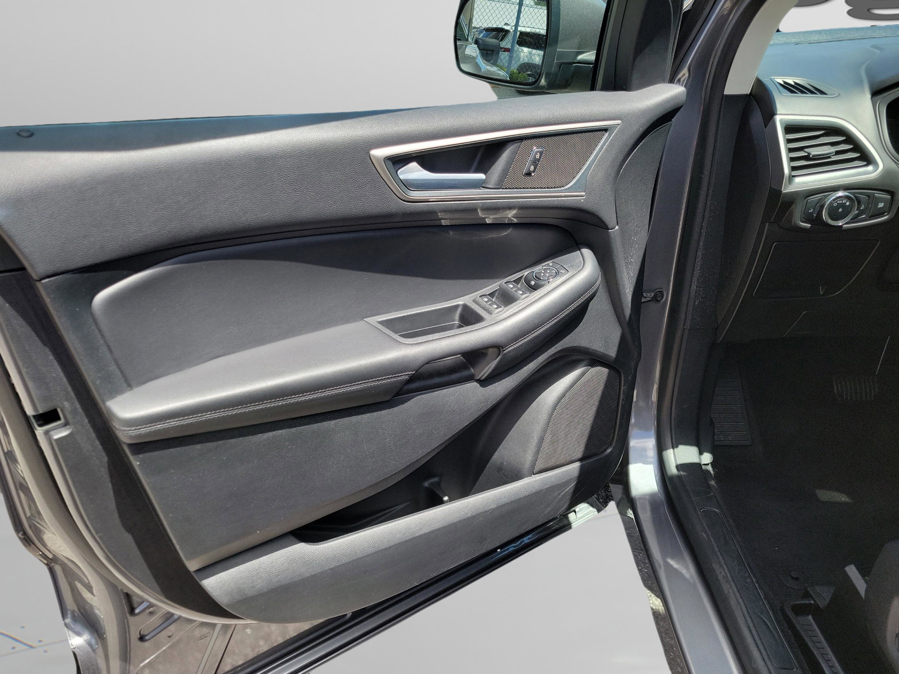 Used 2024 Ford Edge SEL AWD/4WD image 14