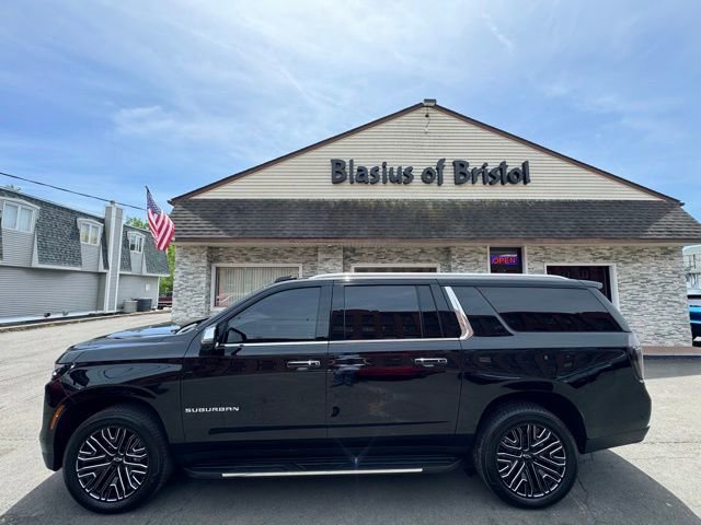 Used 2026 Chevrolet Suburban Premier w/ Sun And Tow Package AWD/4WD image 9