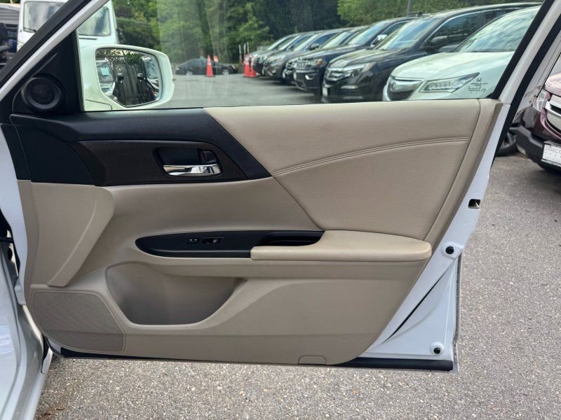 Used 2013 Honda Accord EX image 21
