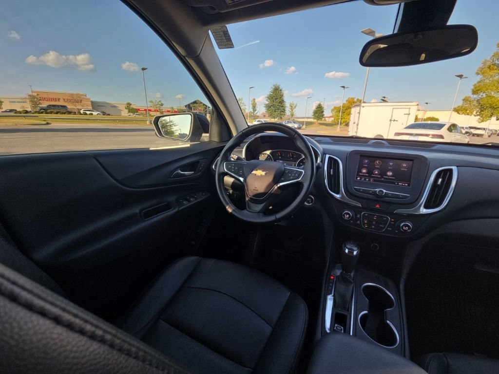 Used 2020 Chevrolet Equinox LT w/ Sport Edition FWD image 25