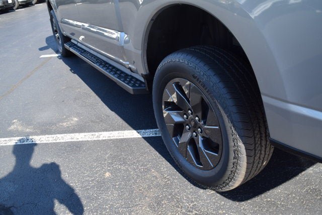 New 2025 Ford F150 Lightning Flash AWD/4WD image 4