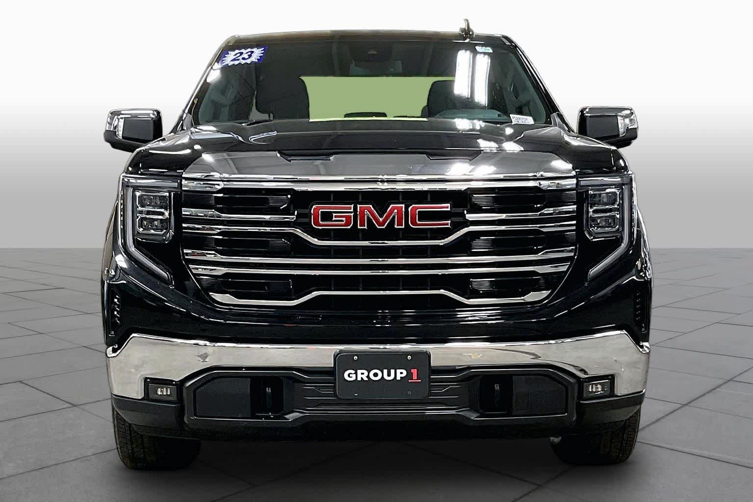Used 2023 GMC Sierra 1500 SLT w/ SLT Convenience Package AWD/4WD image 4