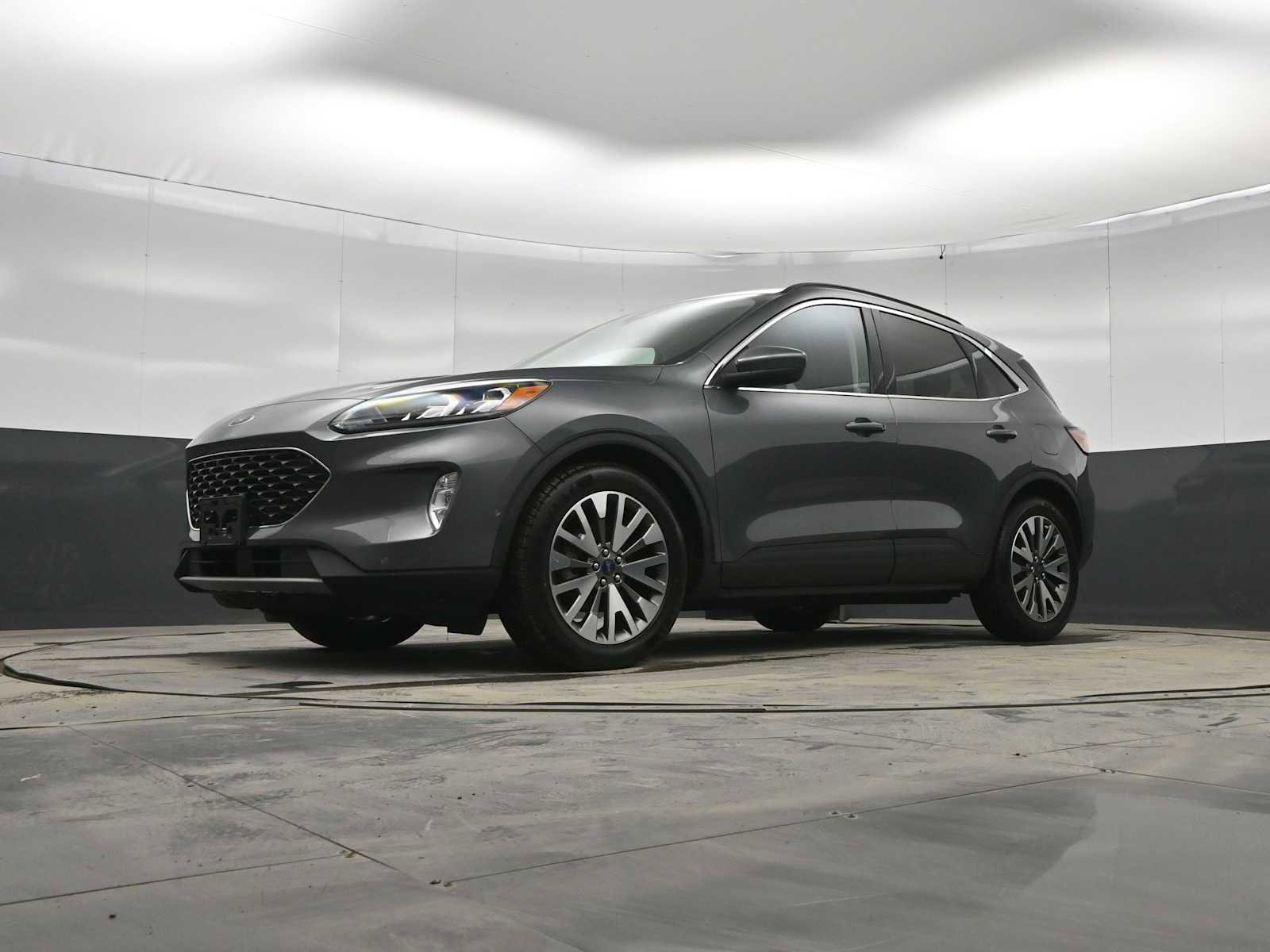 Used 2021 Ford Escape Titanium image 33