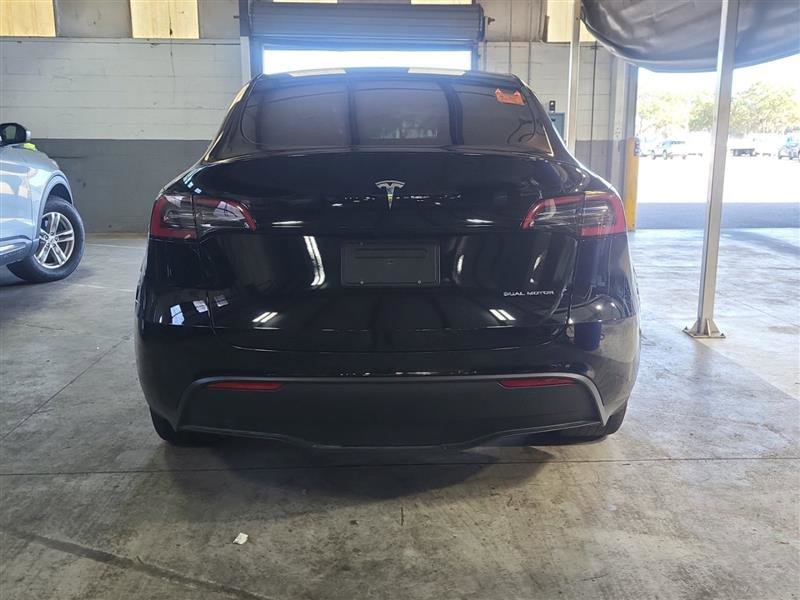 Used 2025 Tesla Model Y Long Range image 3