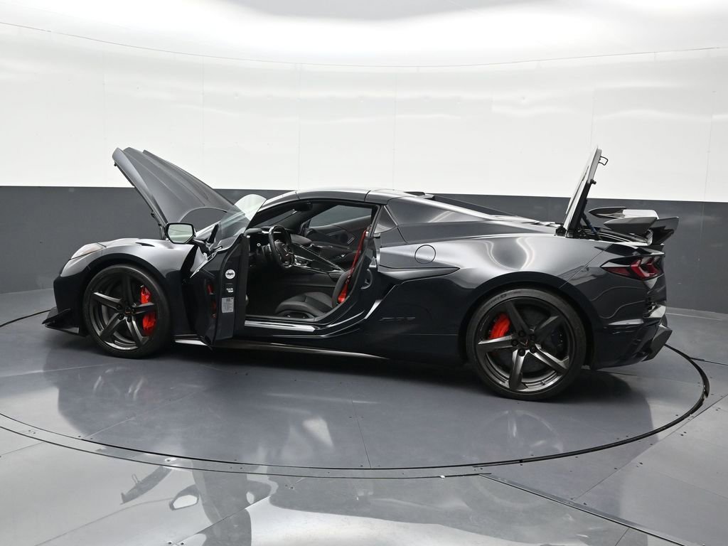 Used 2024 Chevrolet Corvette Z06 w/ Z07 Performance Package image 33