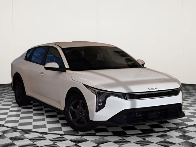 Used 2025 Kia K4 image 1