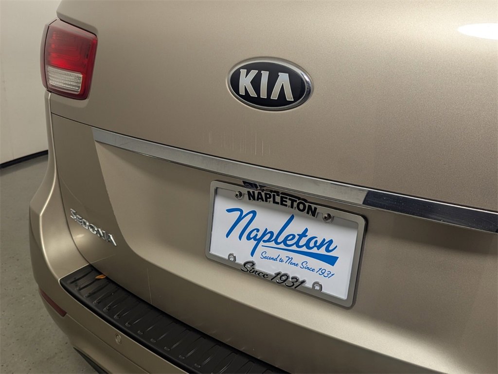 Used 2016 Kia Sedona EX image 8