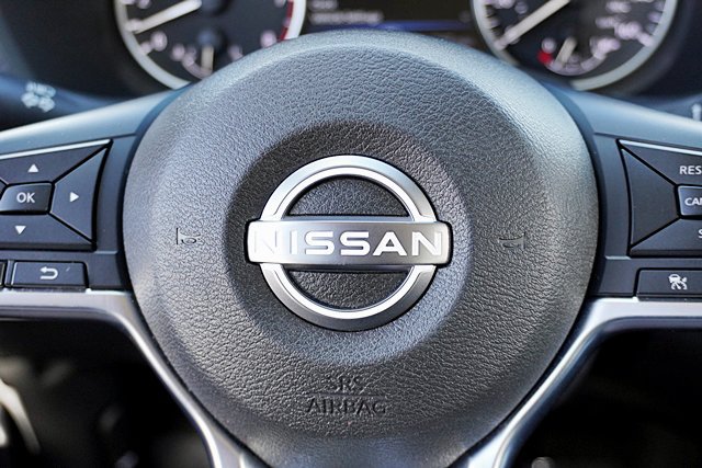 Used 2024 Nissan Sentra SV FWD image 44