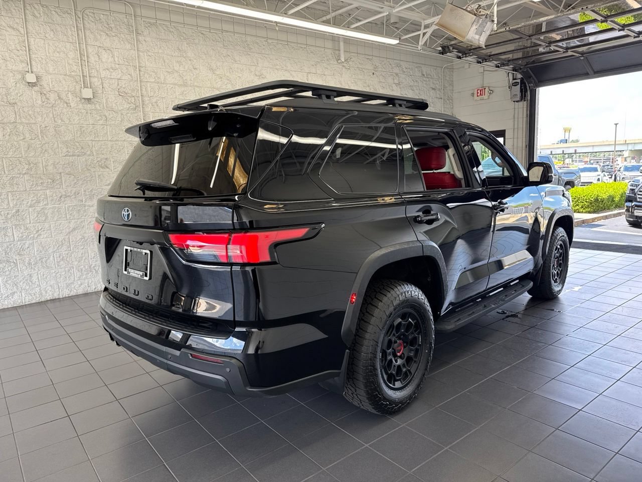 Used 2023 Toyota Sequoia TRD Pro AWD/4WD image 8