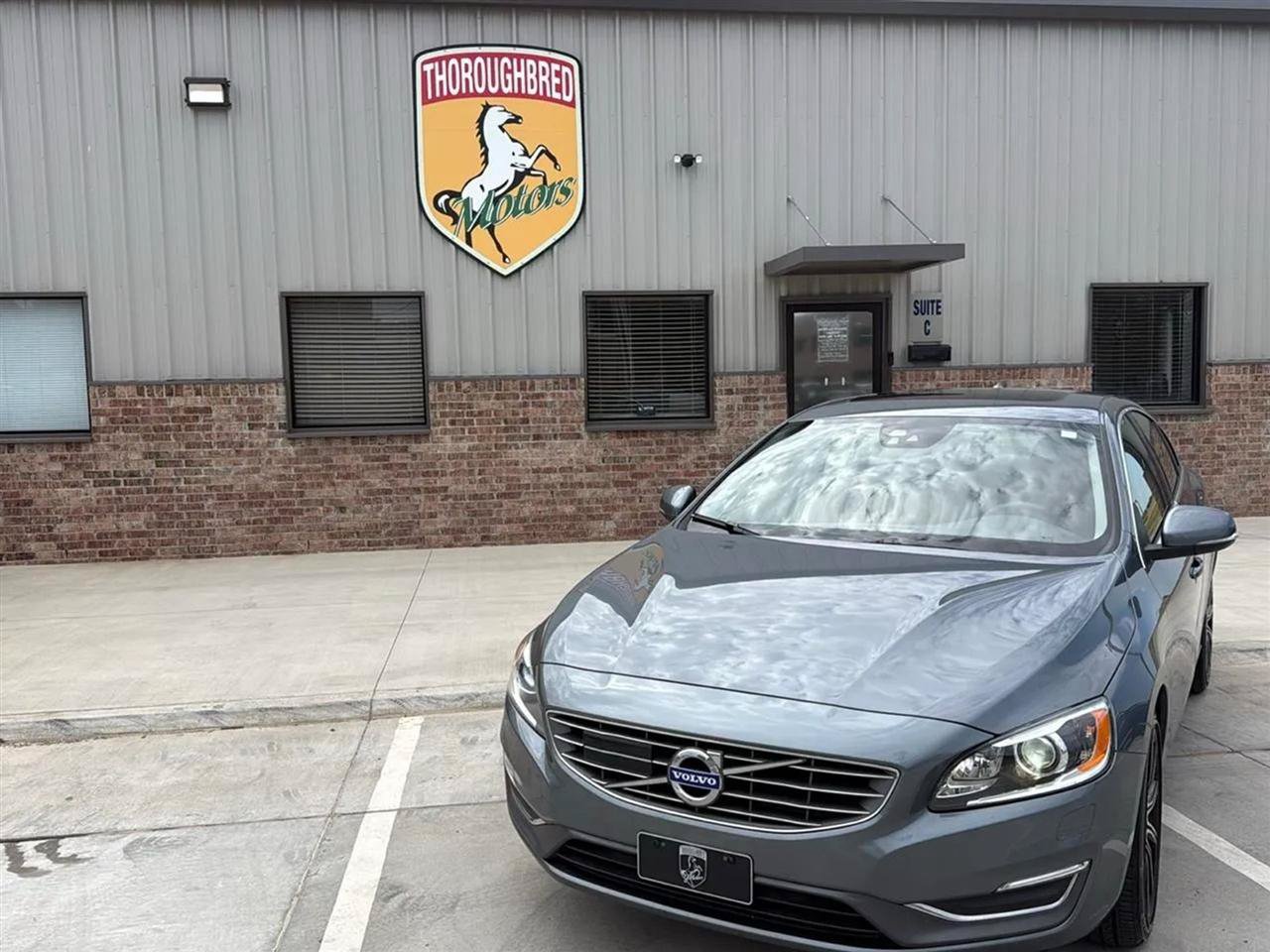Used 2017 Volvo S60 T5 Inscription Platinum FWD image 4