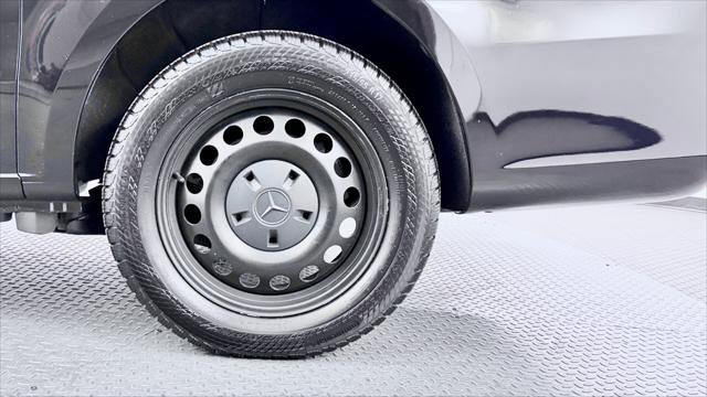 Used 2016 Mercedes-Benz Metris Passenger image 31