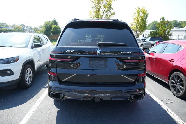 Used 2024 BMW X7 xDrive40i w/ M Sport Package AWD/4WD image 10