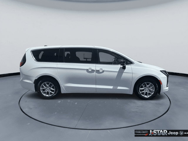 New 2027 Chrysler Pacifica Select w/ Family Tech Group FWD image 6
