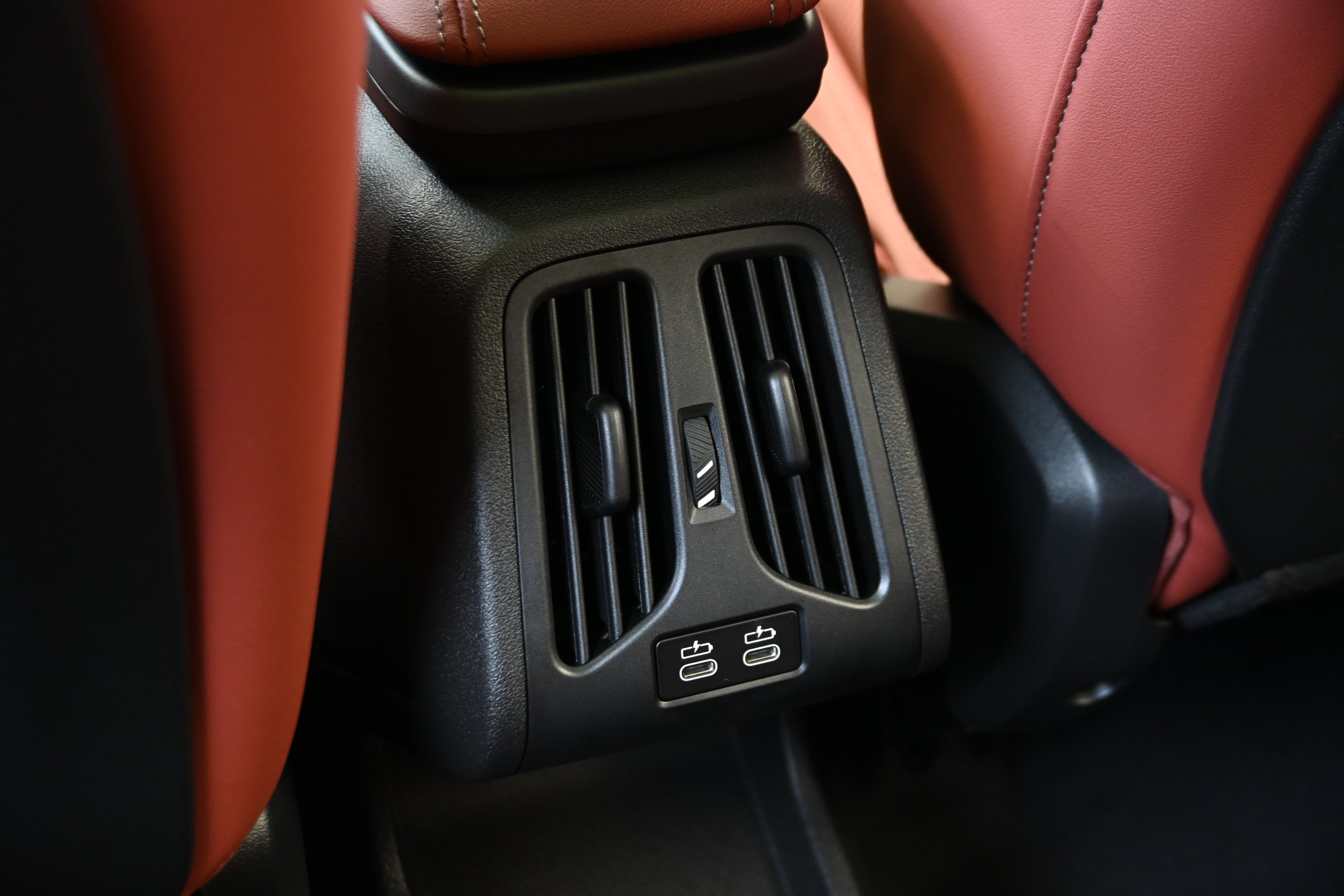 New 2027 BMW X2 xDrive28i AWD/4WD image 26