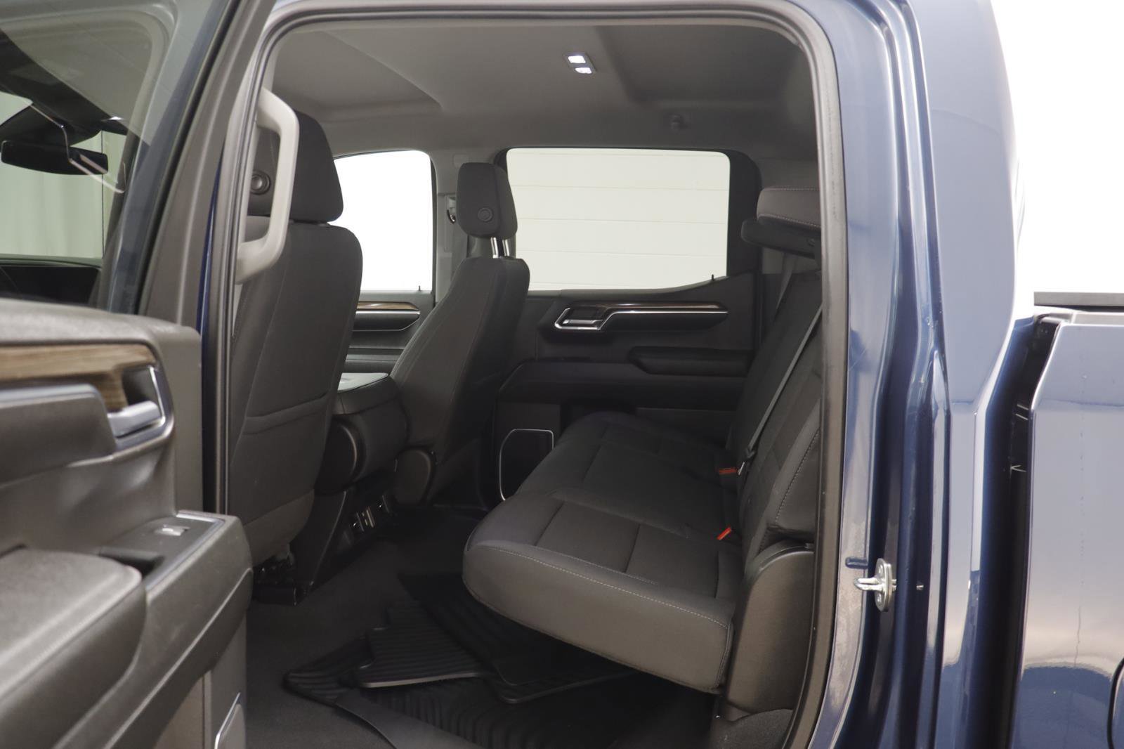 Used 2023 Chevrolet Silverado 1500 LT image 13