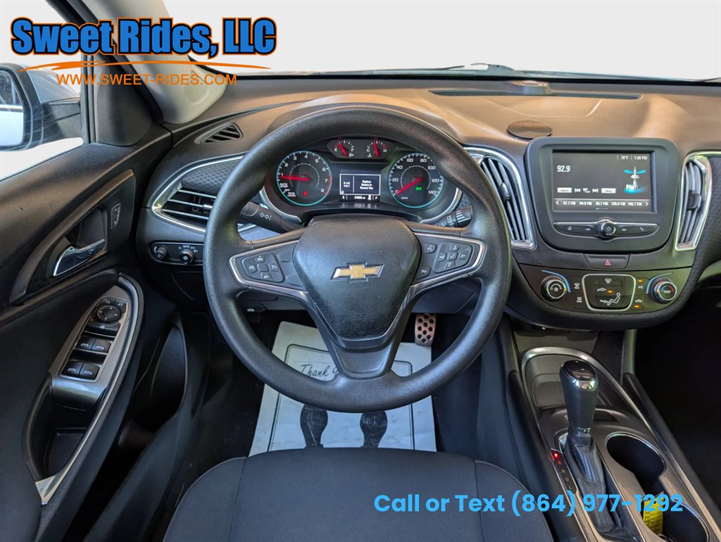 Used 2017 Chevrolet Malibu LT FWD image 13