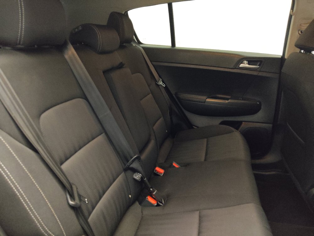 Used 2020 Kia Sportage LX FWD image 19