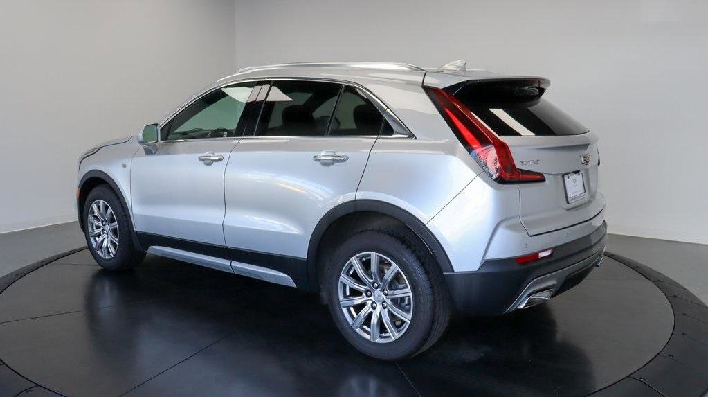 Used 2020 Cadillac XT4 Premium Luxury image 3