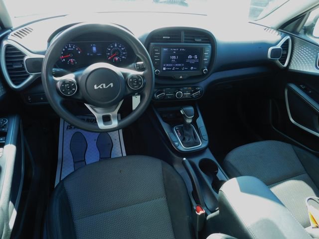 Used 2022 Kia Soul LX image 27