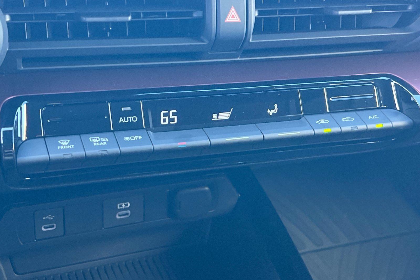 New 2026 Toyota Prius Plug-In Hybrid FWD image 17