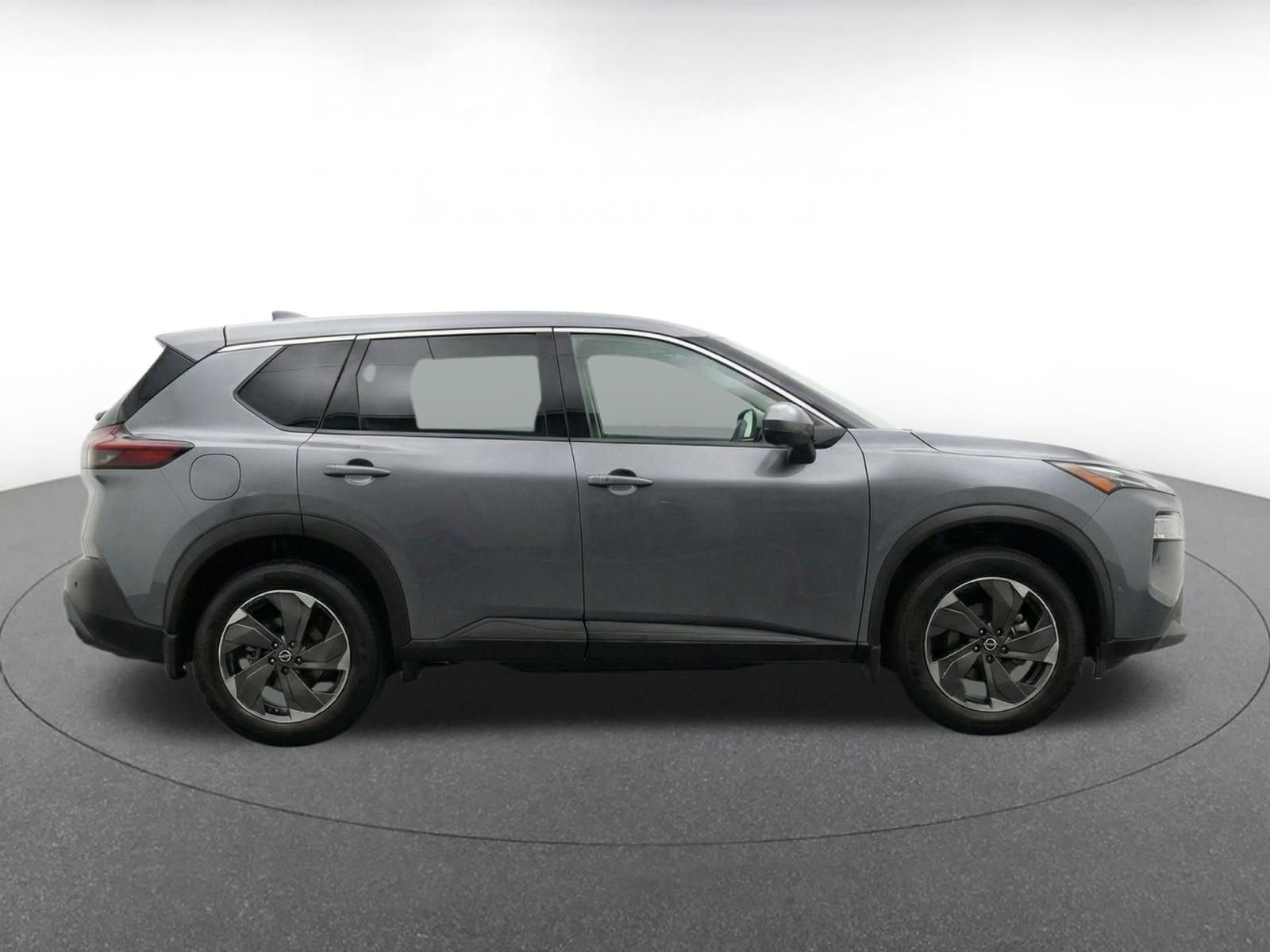 Used 2025 Nissan Rogue SV AWD/4WD image 10