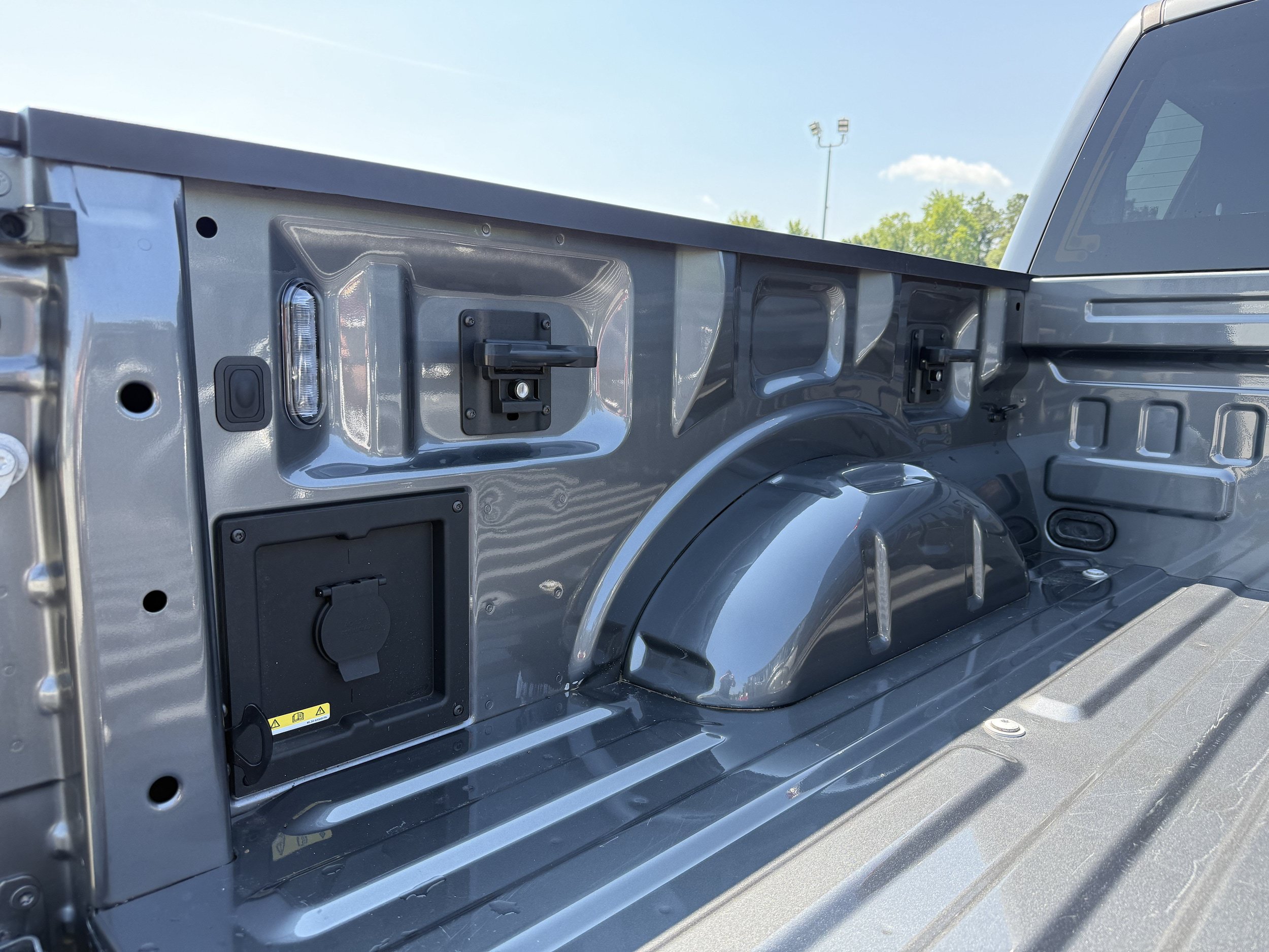 Used 2023 Ford F150 Lariat AWD/4WD image 12